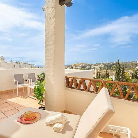 Door To The Sun - Happy Apartman